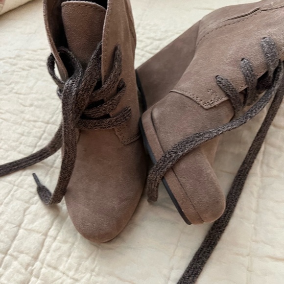 Dolce Vita size 7.5 suede like new - Picture 3 of 11